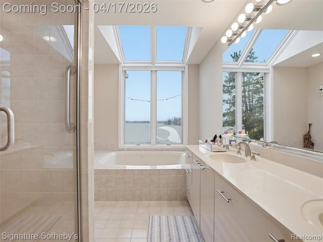3700 Orchard Lake Road, West Bloomfield, MI 48324