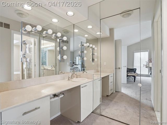 3700 Orchard Lake Road, West Bloomfield, MI 48324