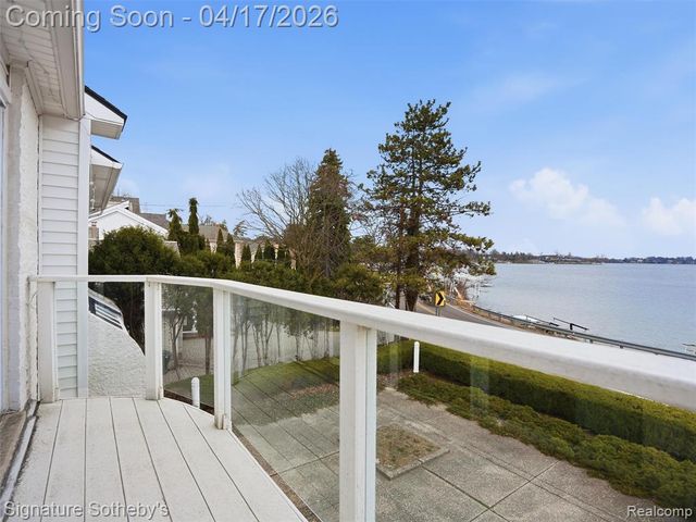 3700 Orchard Lake Road, West Bloomfield, MI 48324