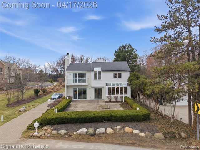 3700 Orchard Lake Road, West Bloomfield, MI 48324