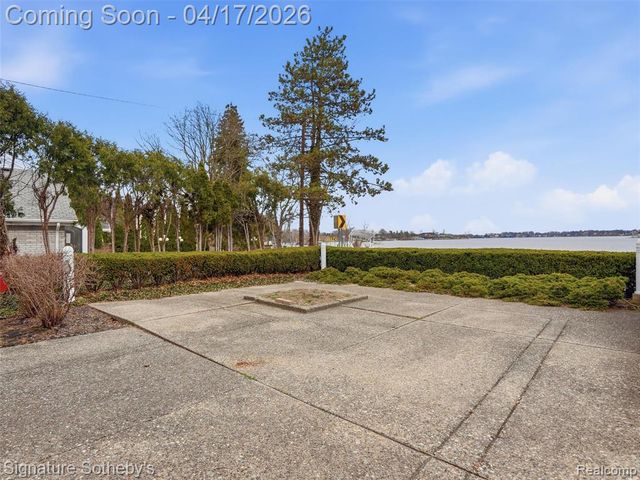 3700 Orchard Lake Road, West Bloomfield, MI 48324