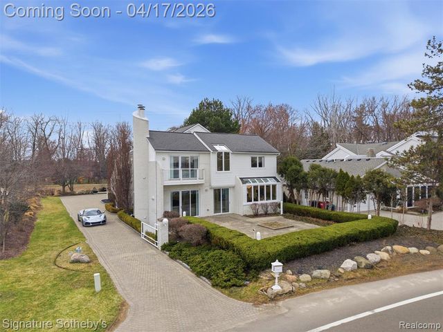3700 Orchard Lake Road, West Bloomfield, MI 48324