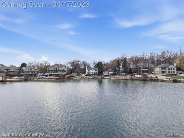 3700 Orchard Lake Road, West Bloomfield, MI 48324