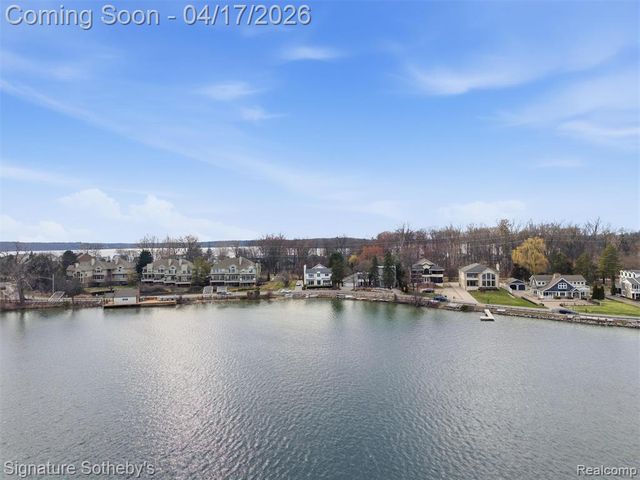 3700 Orchard Lake Road, West Bloomfield, MI 48324