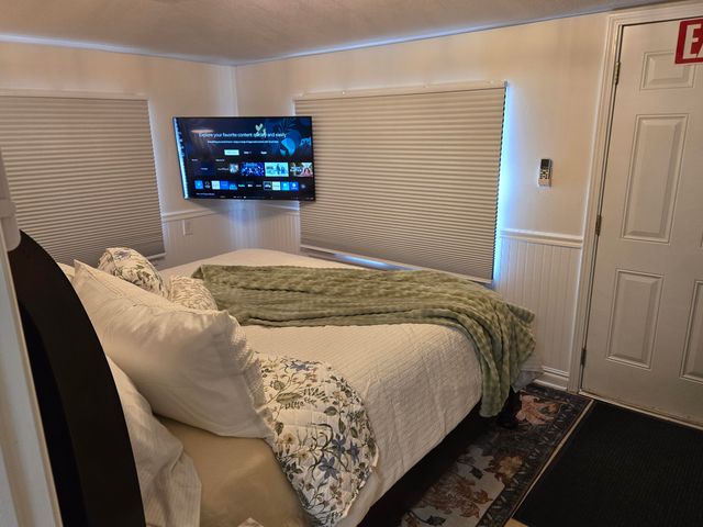 212 W College Street, Branson, MO 65616