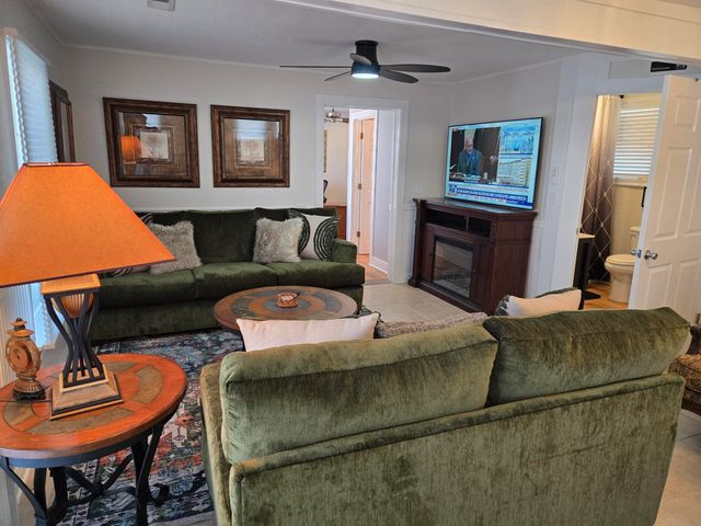 212 W College Street, Branson, MO 65616