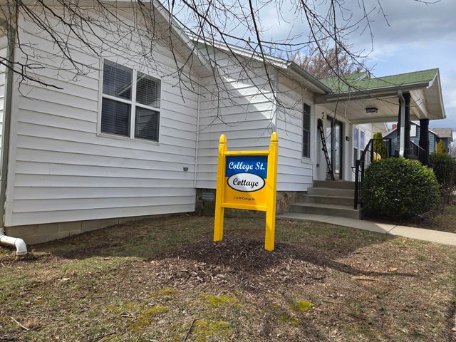 212 W College Street, Branson, MO 65616