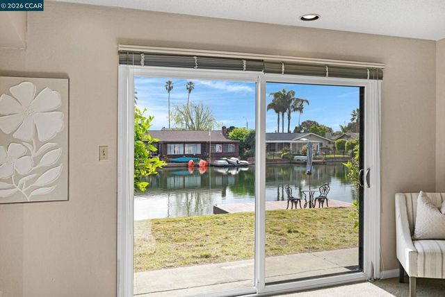 630 Larchmont Isle, Alameda, CA 94501