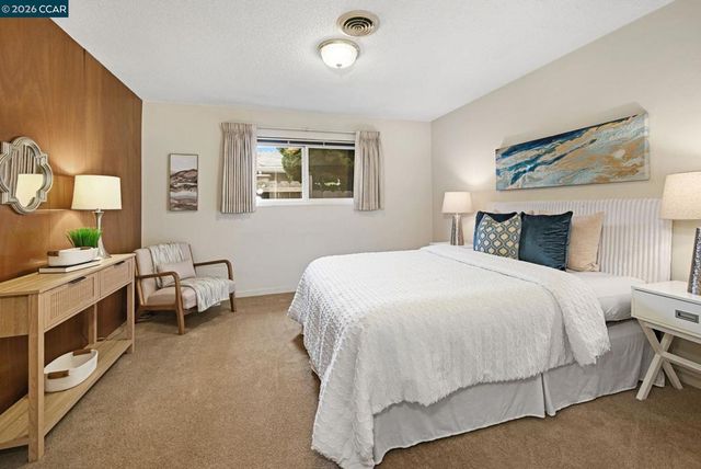 630 Larchmont Isle, Alameda, CA 94501