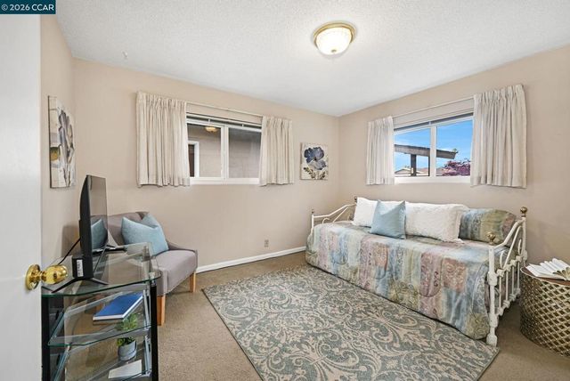 630 Larchmont Isle, Alameda, CA 94501