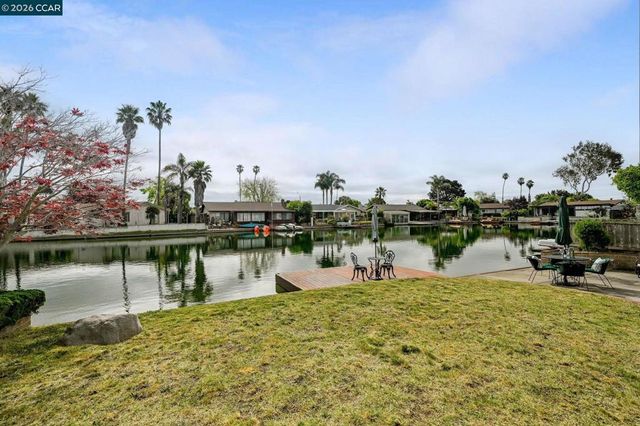 630 Larchmont Isle, Alameda, CA 94501