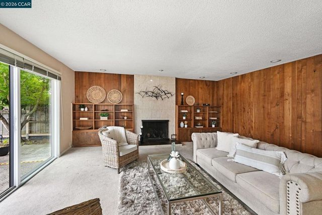 630 Larchmont Isle, Alameda, CA 94501