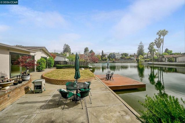 630 Larchmont Isle, Alameda, CA 94501