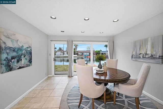 630 Larchmont Isle, Alameda, CA 94501