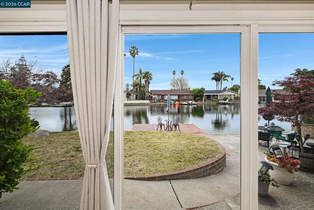 630 Larchmont Isle, Alameda, CA 94501