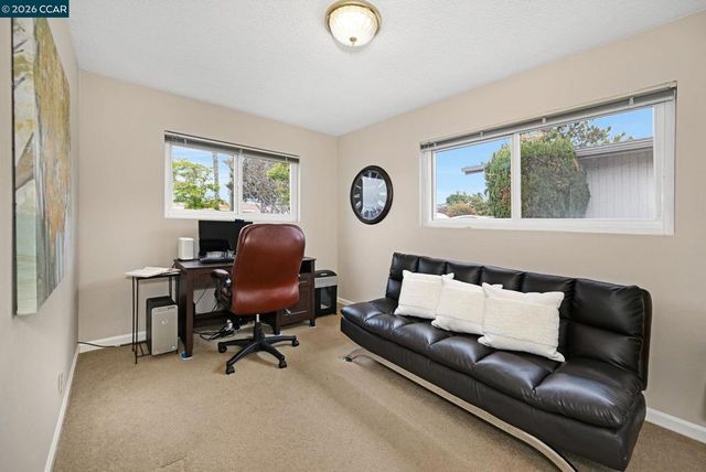 630 Larchmont Isle, Alameda, CA 94501