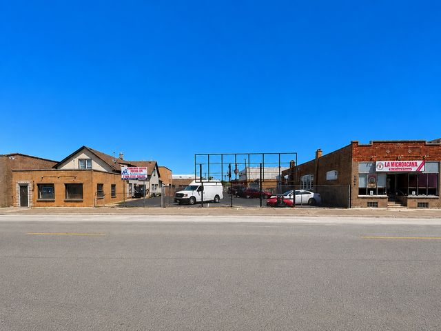 8050 Grand Avenue, River Grove, IL 60171