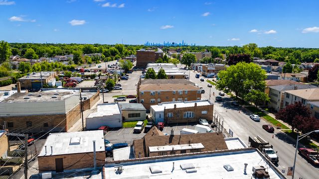 8050 Grand Avenue, River Grove, IL 60171