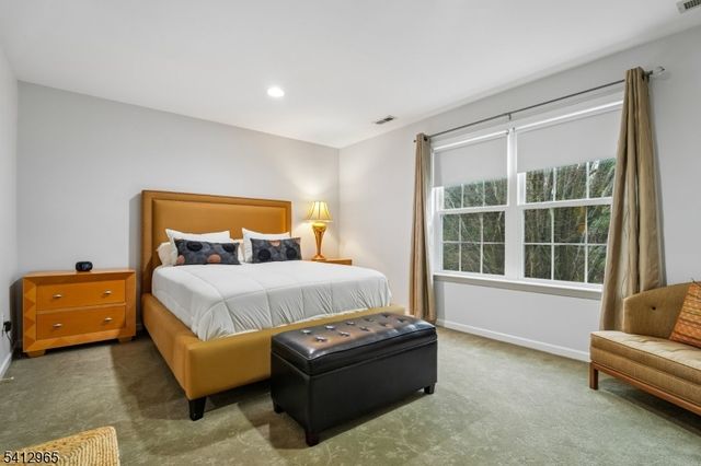 17 Cooper Ln, Long Hill Twp., NJ 07946