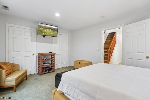 17 Cooper Ln, Long Hill Twp., NJ 07946