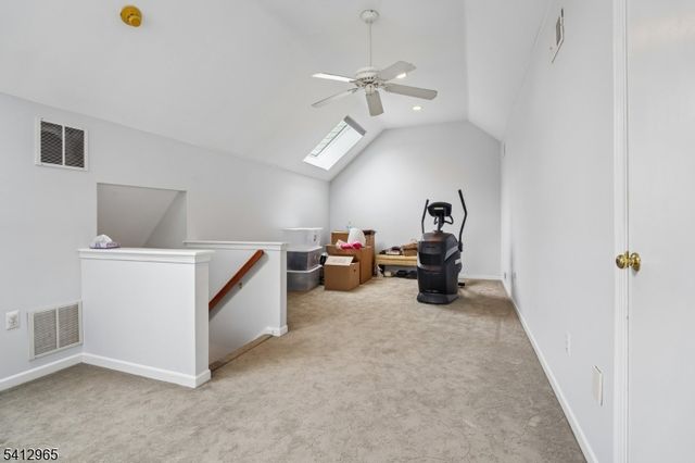 17 Cooper Ln, Long Hill Twp., NJ 07946