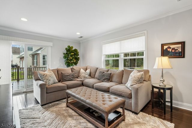 17 Cooper Ln, Long Hill Twp., NJ 07946