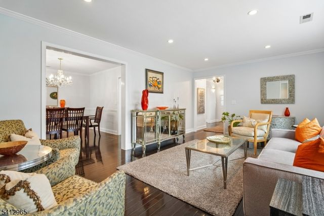 17 Cooper Ln, Long Hill Twp., NJ 07946