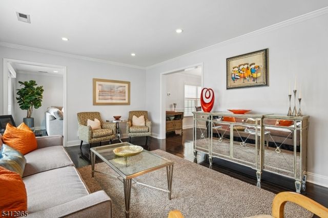 17 Cooper Ln, Long Hill Twp., NJ 07946