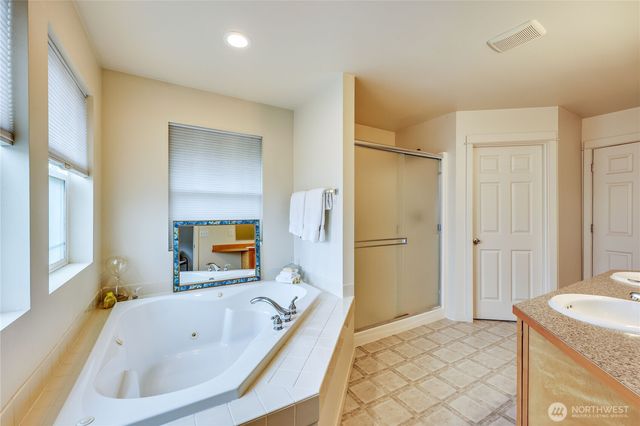 2560 NE William E Sutton Road, Bremerton, WA 98311