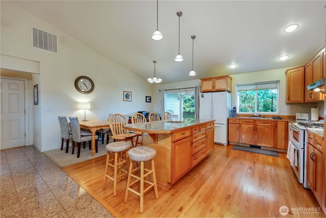 2560 NE William E Sutton Road, Bremerton, WA 98311