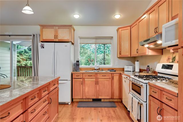2560 NE William E Sutton Road, Bremerton, WA 98311