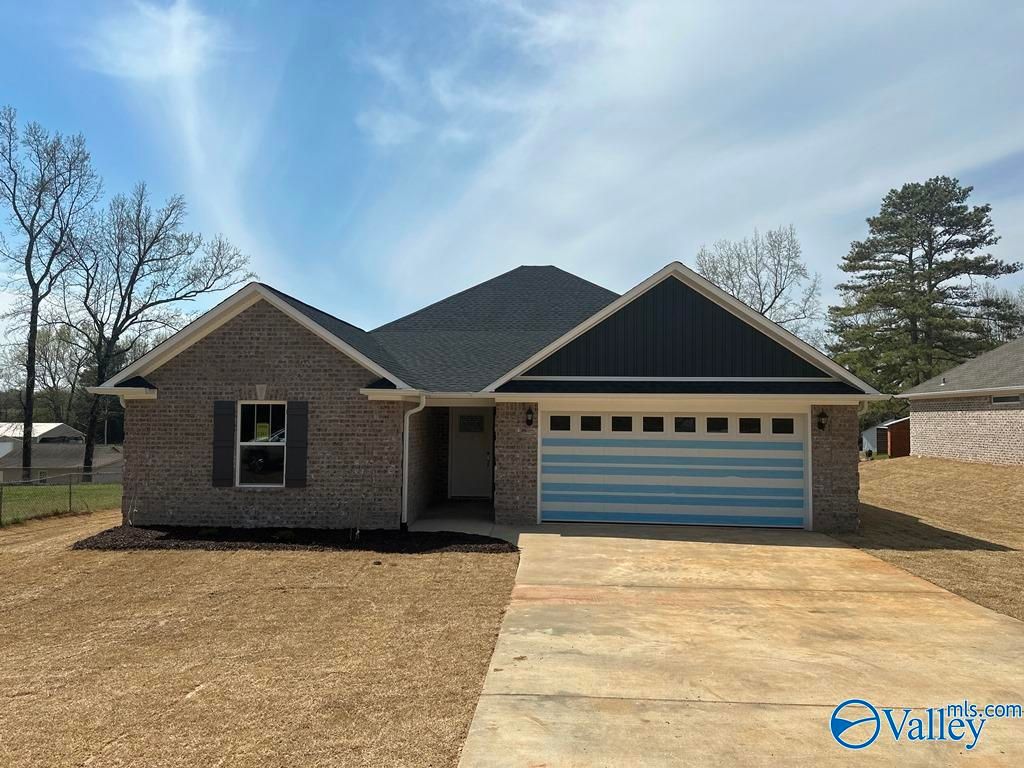 28998 Red Bird Lane, Harvest, AL 35749