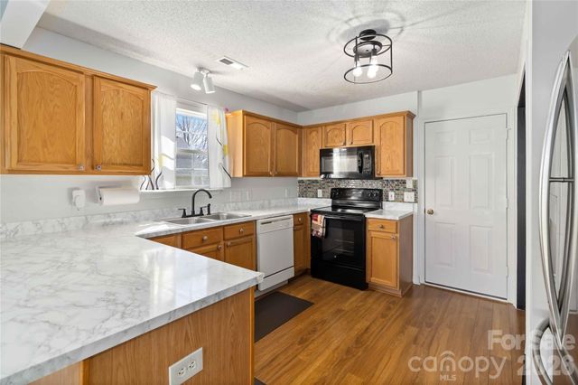 917 Poplar Forest Ridge, Clover, SC 29710