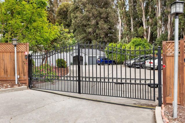 1644 Ocean Street, Santa Cruz, CA 95060
