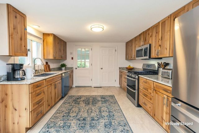 311 Old Street Road, Peterborough, NH 03458