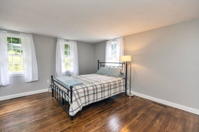 311 Old Street Road, Peterborough, NH 03458