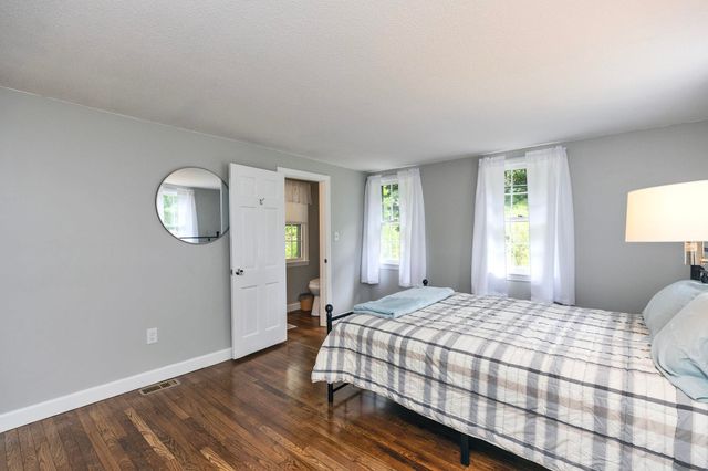 311 Old Street Road, Peterborough, NH 03458