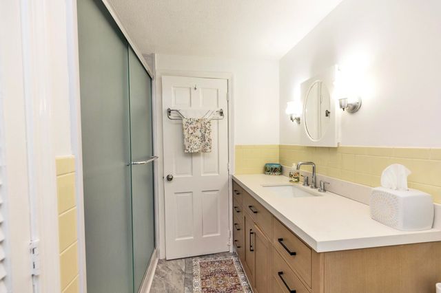 311 Old Street Road, Peterborough, NH 03458