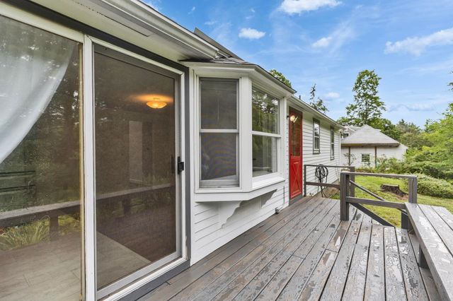 311 Old Street Road, Peterborough, NH 03458