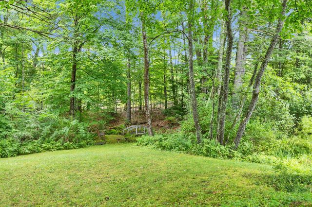 311 Old Street Road, Peterborough, NH 03458