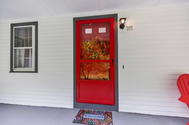 311 Old Street Road, Peterborough, NH 03458