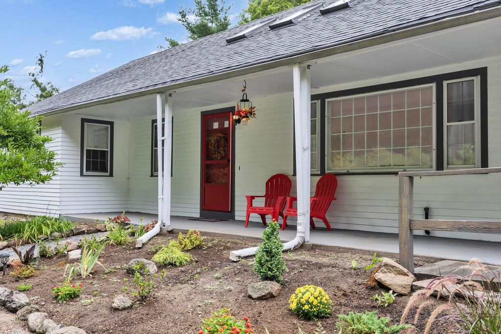 311 Old Street Road, Peterborough, NH 03458