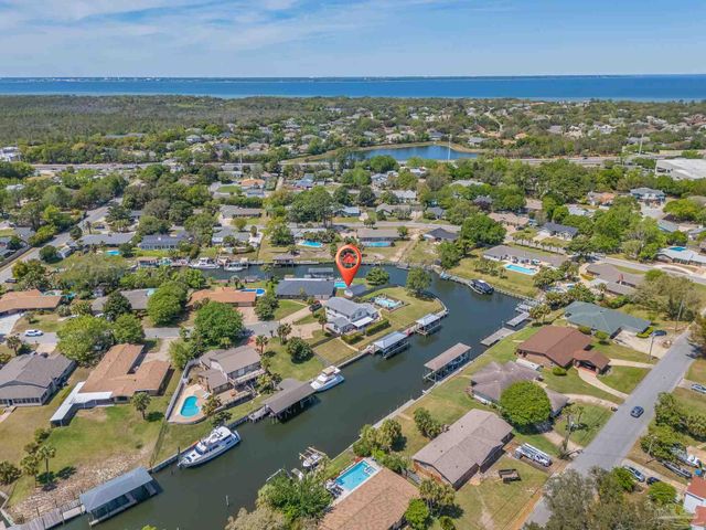 1044 Aquamarine Dr, Gulf Breeze, FL 32563