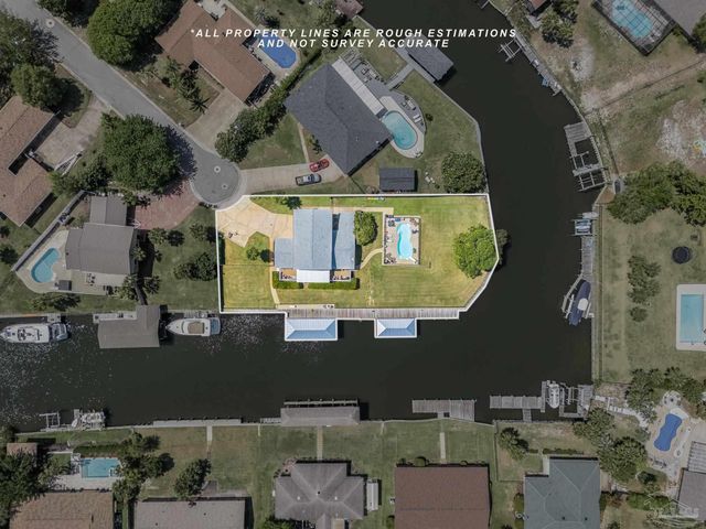 1044 Aquamarine Dr, Gulf Breeze, FL 32563