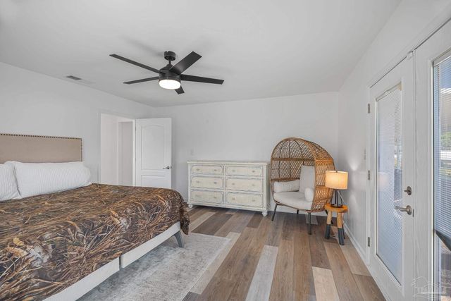 1044 Aquamarine Dr, Gulf Breeze, FL 32563