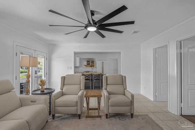 1044 Aquamarine Dr, Gulf Breeze, FL 32563