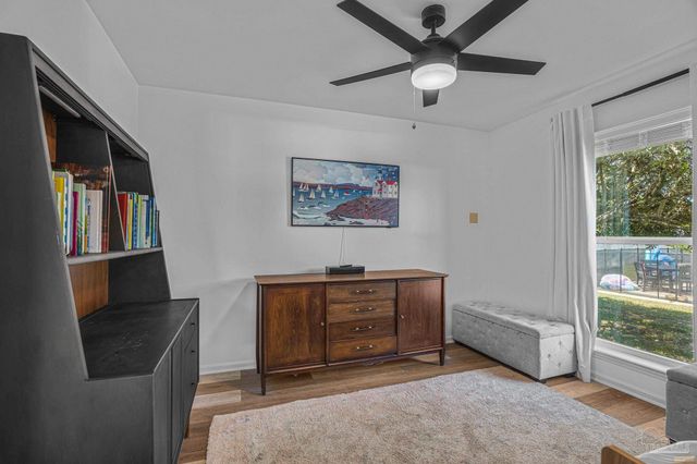 1044 Aquamarine Dr, Gulf Breeze, FL 32563