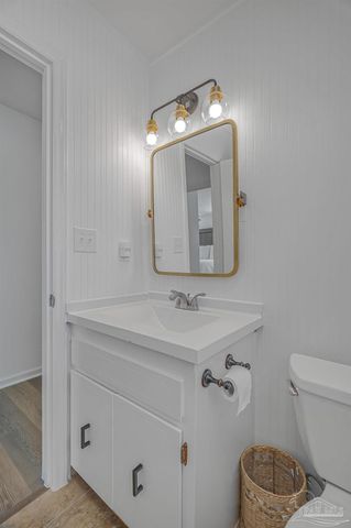 1044 Aquamarine Dr, Gulf Breeze, FL 32563