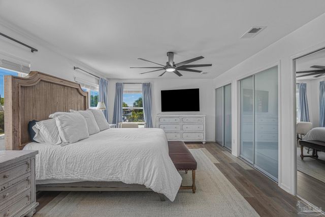 1044 Aquamarine Dr, Gulf Breeze, FL 32563
