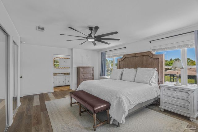 1044 Aquamarine Dr, Gulf Breeze, FL 32563